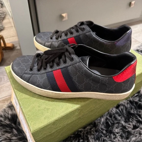 Gucci Black and Red Men's Sneakers - Picture 2 of 5